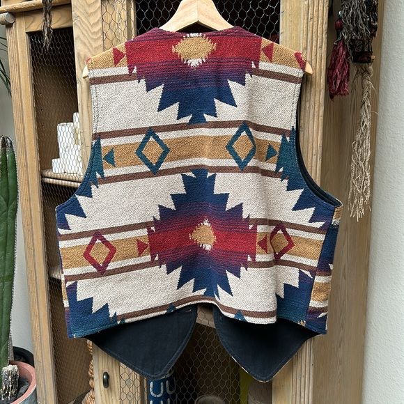 True Grit Aztec Southwestern Vest - Picture 8 of 10
